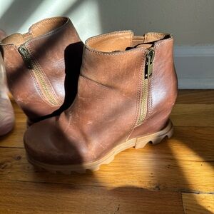 Sorel Joan Of Arctic Women's Brown Leather Zipper Wedge Shoes Bootie Size 6.5
